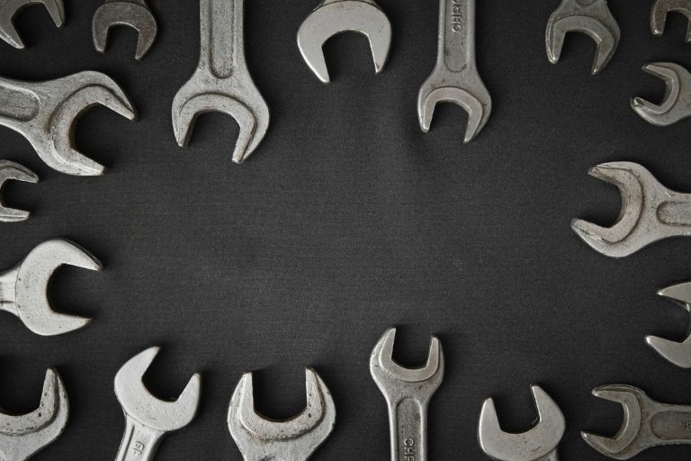 Wrenches arranged in a circle