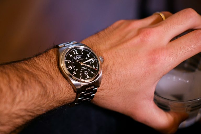 Silver link bracelet analog watch
