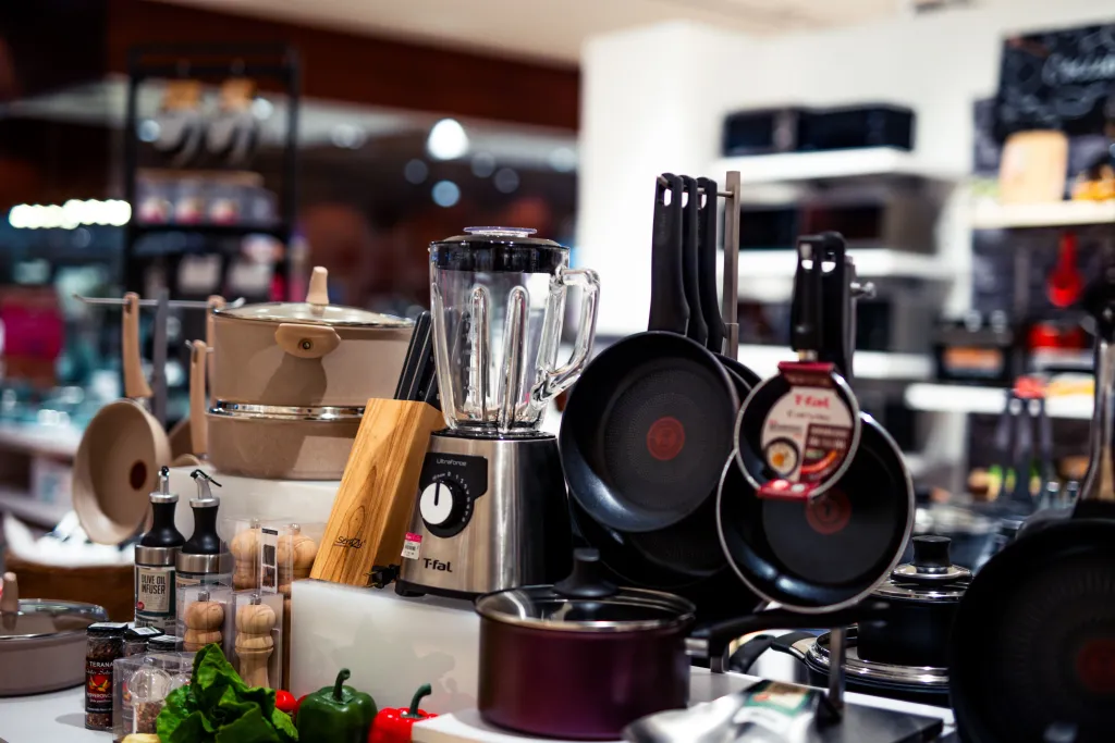 Kitchen & Utensils Shopping Lifestyle