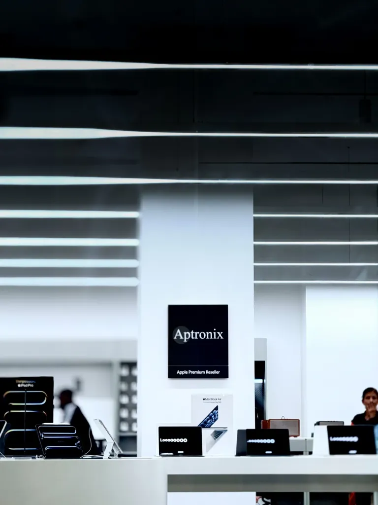 Smartphone Store alternate store layout