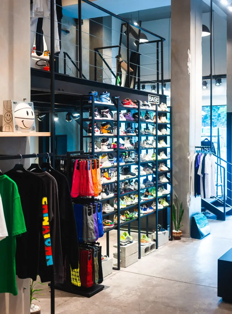 Sneaker Boutique alternate store layout
