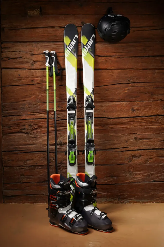 Ski & Snow Gear premium slider image
